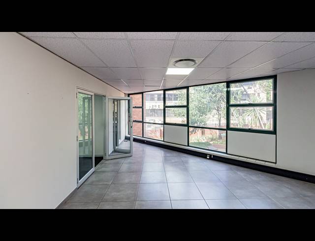 633M² OFFICE TO LET IN FERNDALE